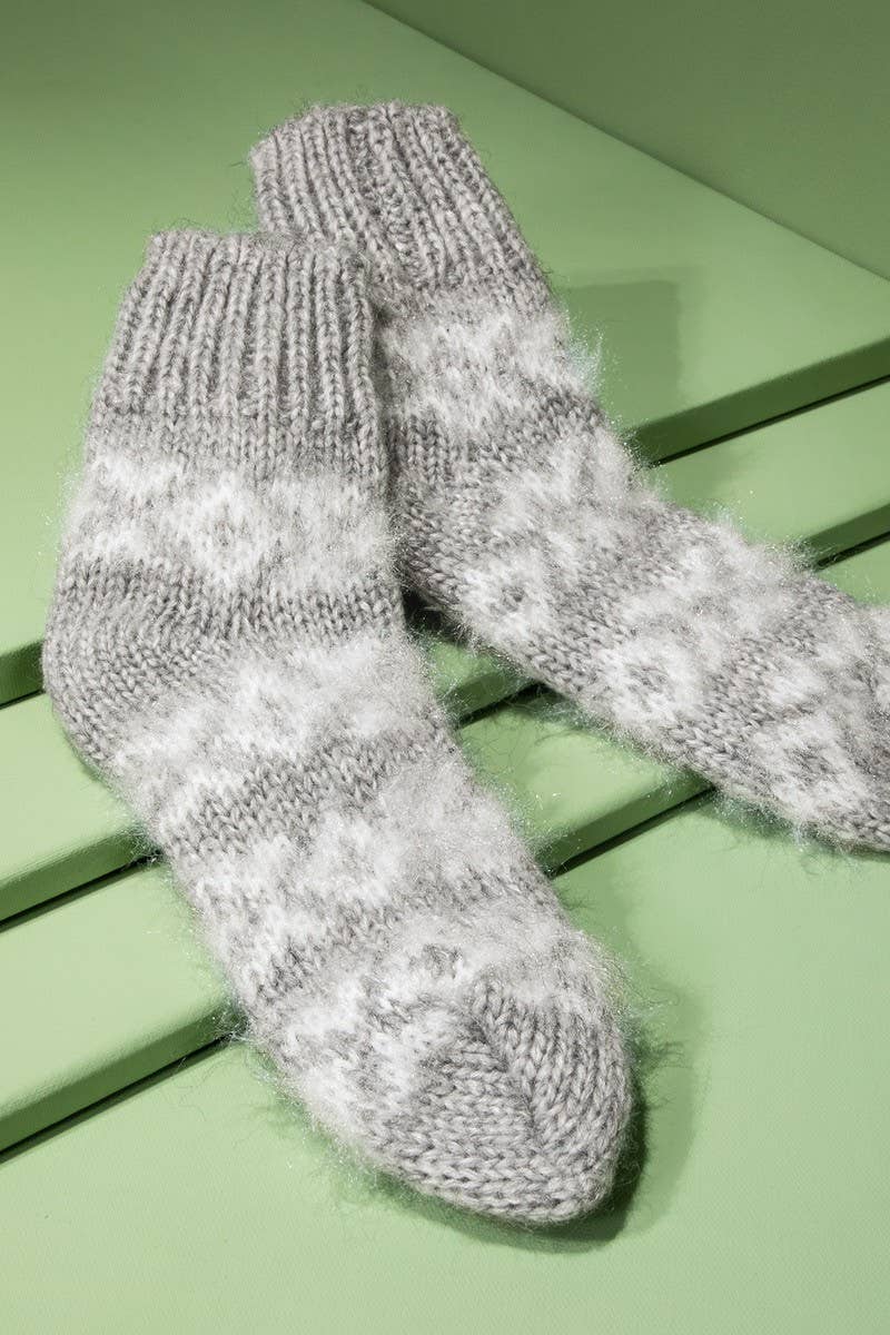 TWO COLORS - Fuzzy Nordic Socks