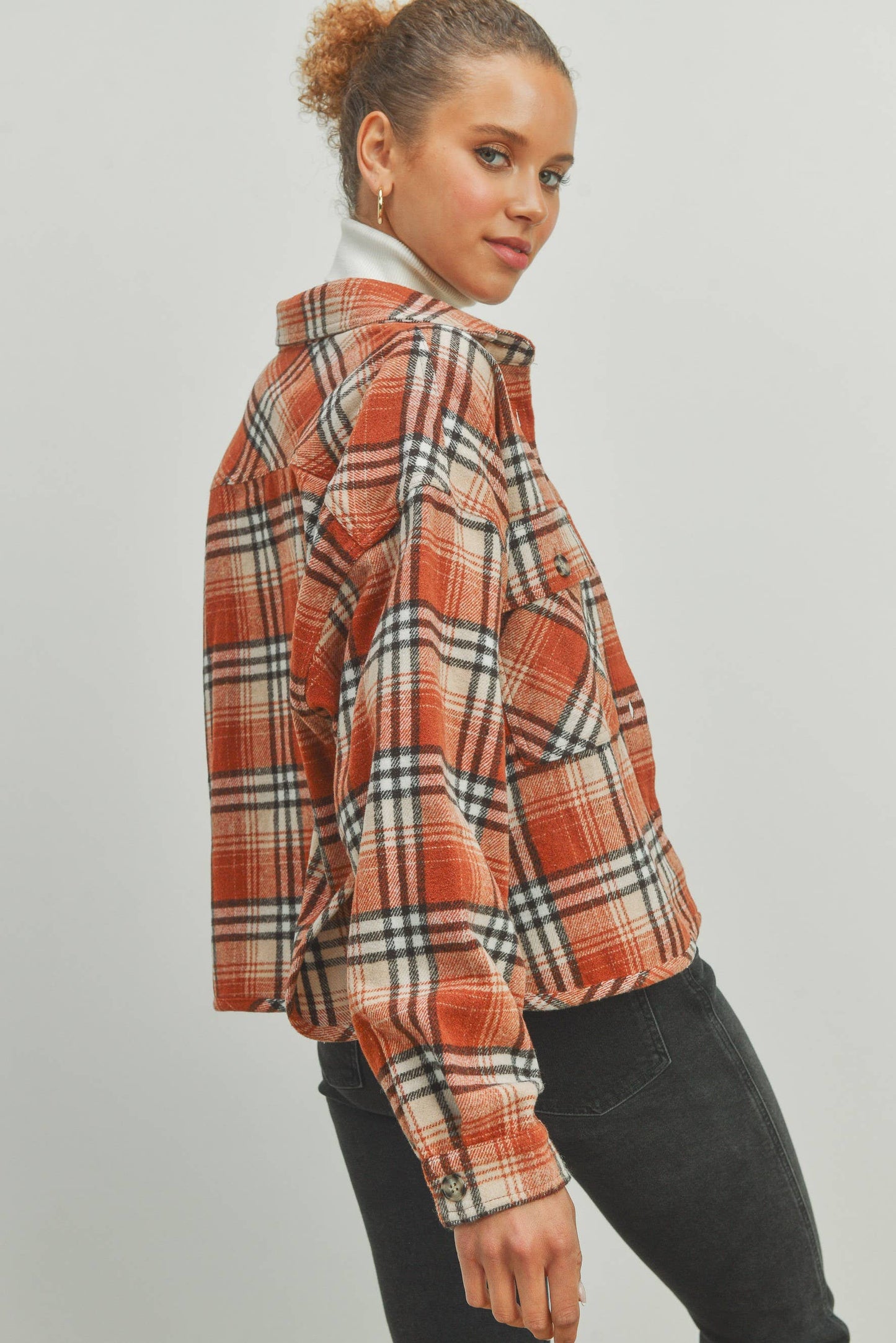 PLAID FLANNEL CROP SHACKET