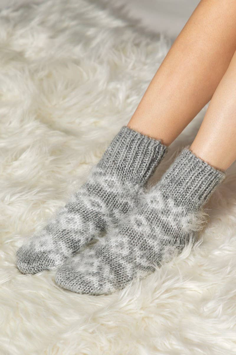 TWO COLORS - Fuzzy Nordic Socks